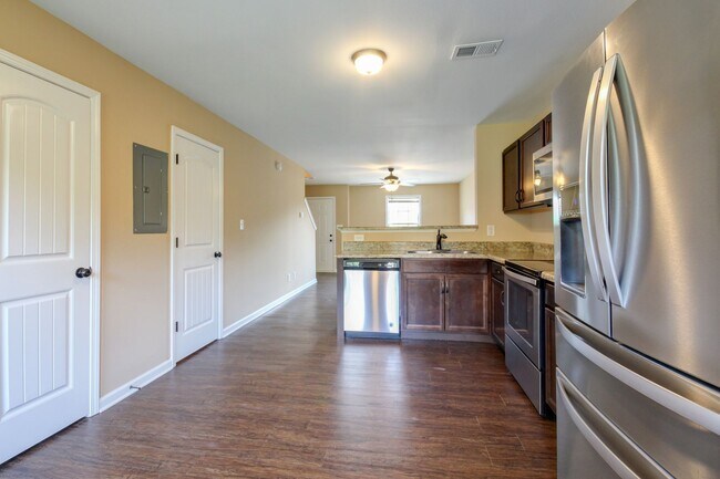 Foto del edificio - 234 Fairview Ln