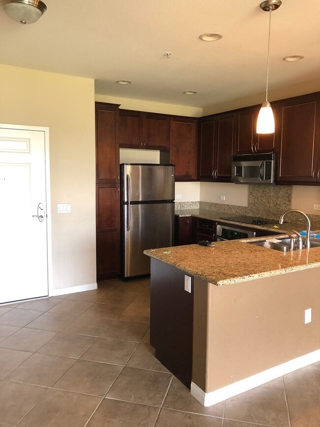 Building Photo - 2B2B in Pell Place Community