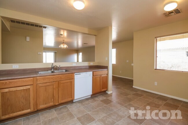 Building Photo - 10410 W Pioneer St