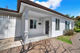 Building Photo - 5901 SW 45th St