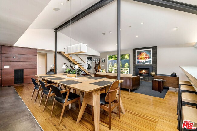 Foto del edificio - 1239 Appleton Way