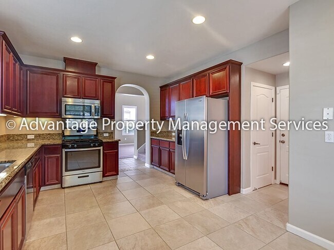 Building Photo - 3 bed, 2.5 bath Townhouse near Safeway in ...
