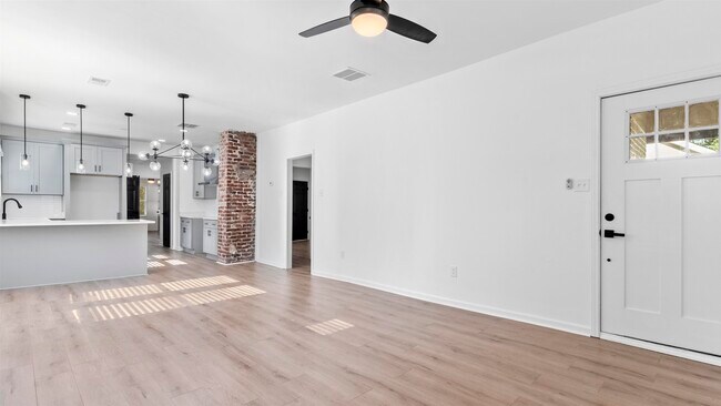 Foto del edificio - 3602 Carnes Ave