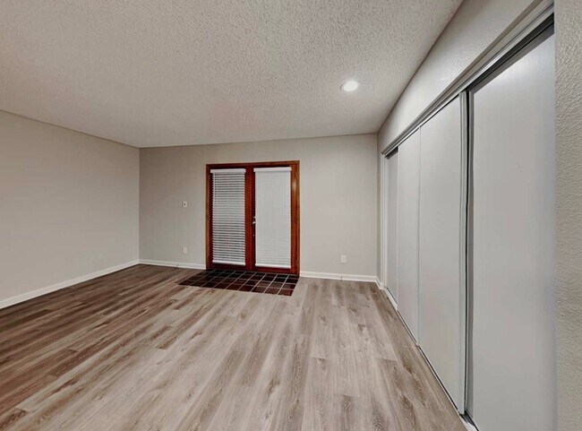 Foto del edificio - 4507 W Gardenia Ave