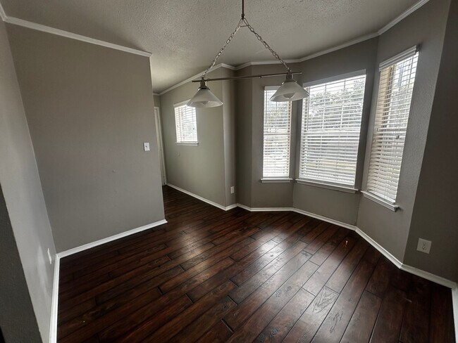 Building Photo - 600 Bagby Ave