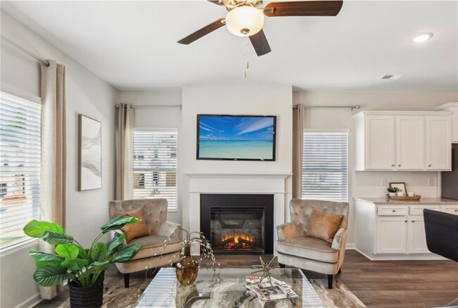 Building Photo - 2628 Swan Lake Dr SW