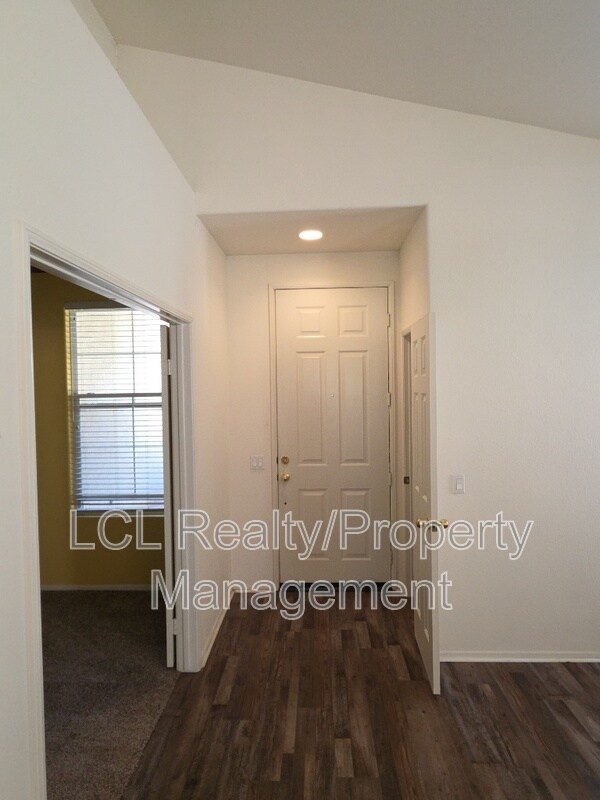Building Photo - 28943 Baywater Dr