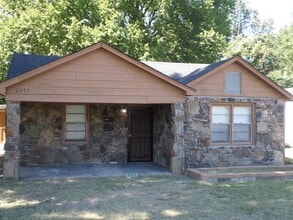 Building Photo - 2311 Pratt St