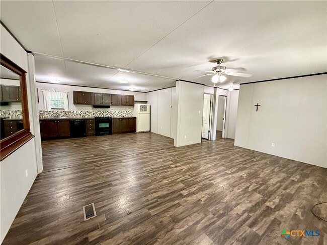 Building Photo - 159 Deer Ln