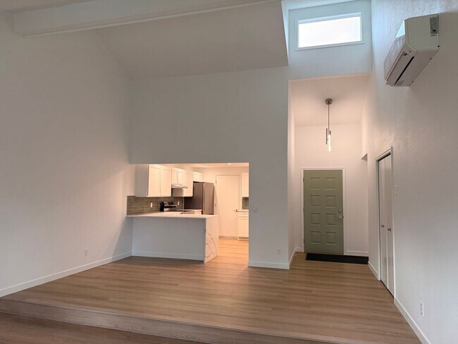 Building Photo - K14111 A &amp; B