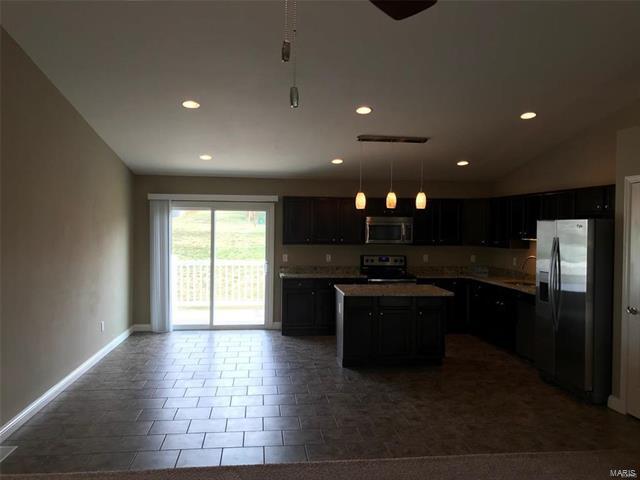 Building Photo - 303 Shadow Trace Dr