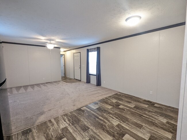 Building Photo - 661 Oregon St