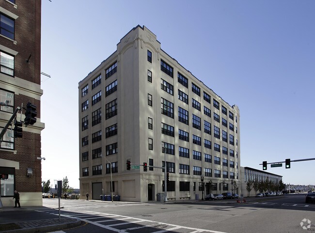 Primary Photo - 437 D St