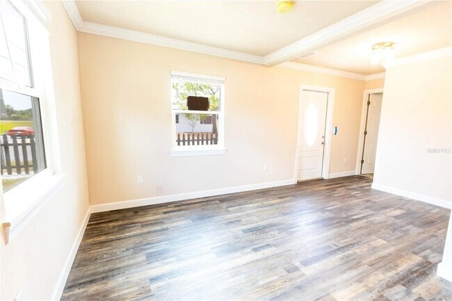 Building Photo - 2 Bed/2 Bath