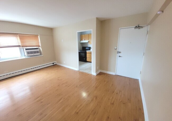 Building Photo - 4950 N Marine Dr