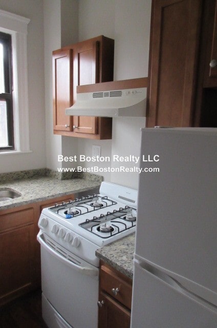 Building Photo - 48 JFK St. Unit 15