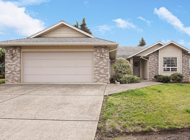 Building Photo - Spacious 3 Bed / 2 Bath House for Rent on ...
