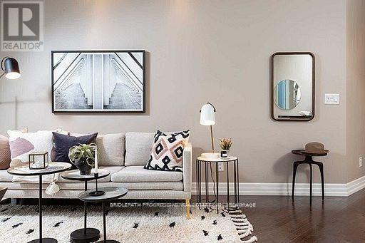 Photo du bâtiment - 21 Burkebrook Pl