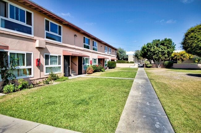 Building Photo - 7800 Madison St