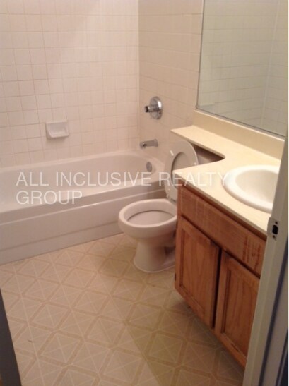 Building Photo - 5285 Jacinto Ave
