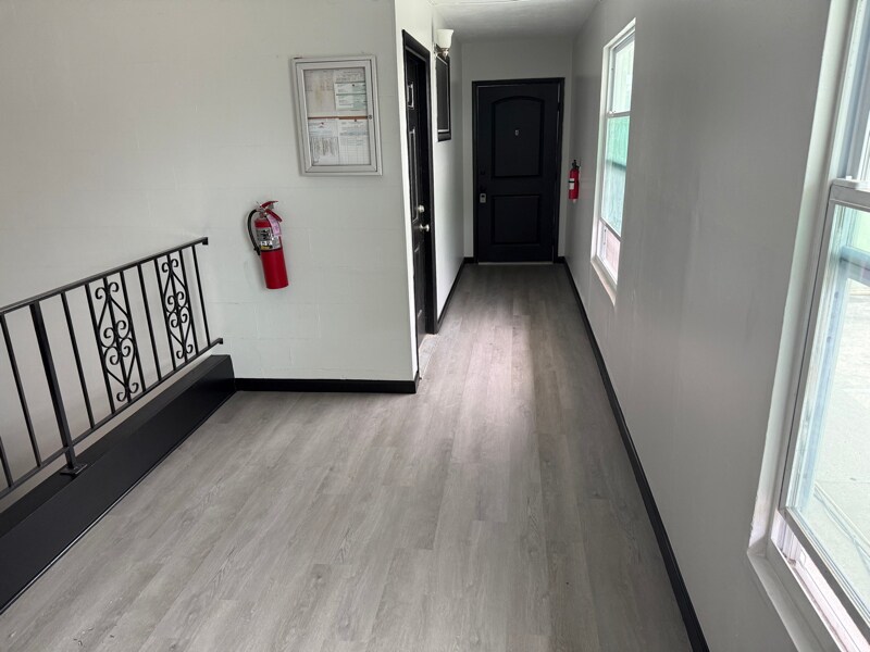 Foto principal - 2440 25th St N