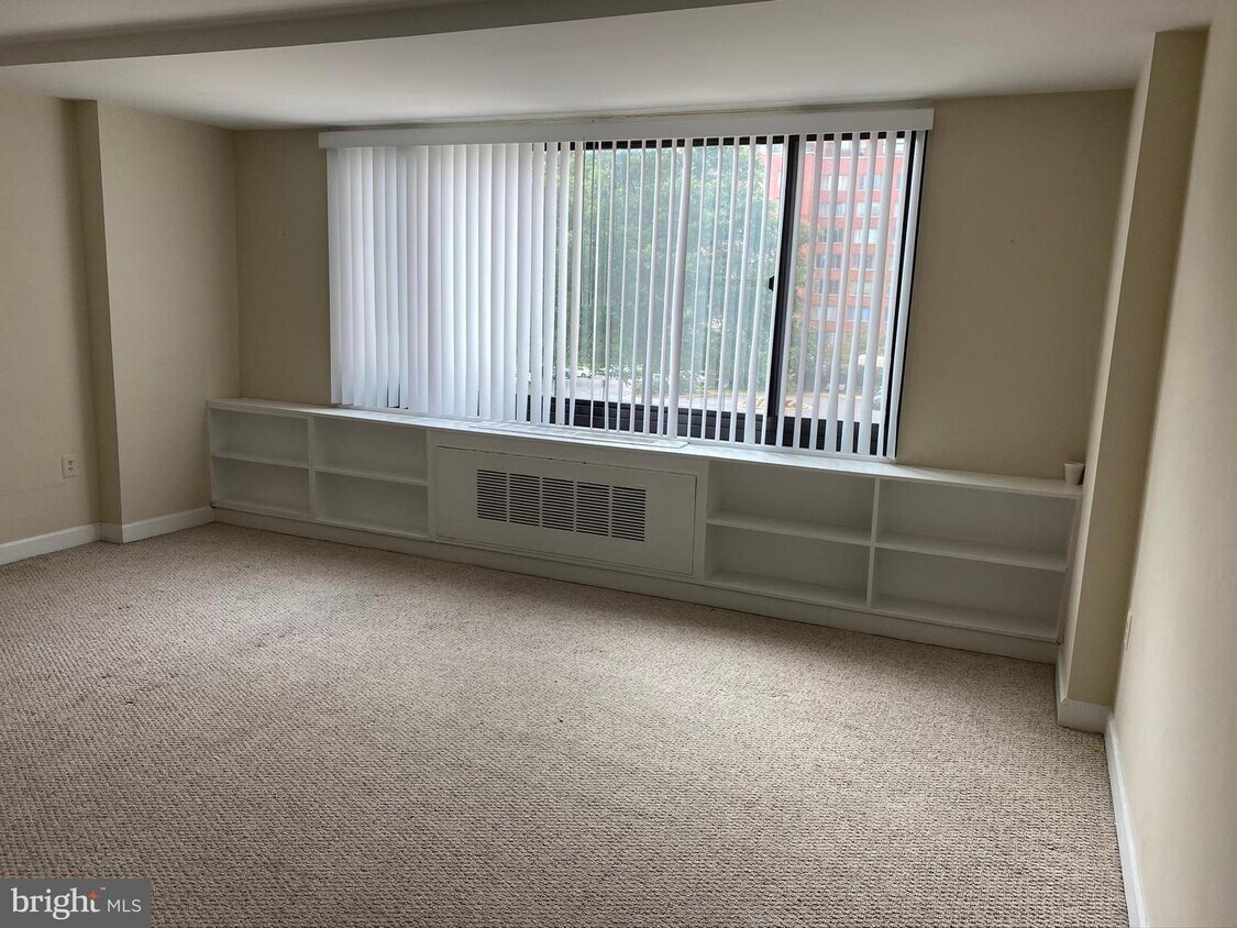 Foto principal - 1011 Arlington Blvd