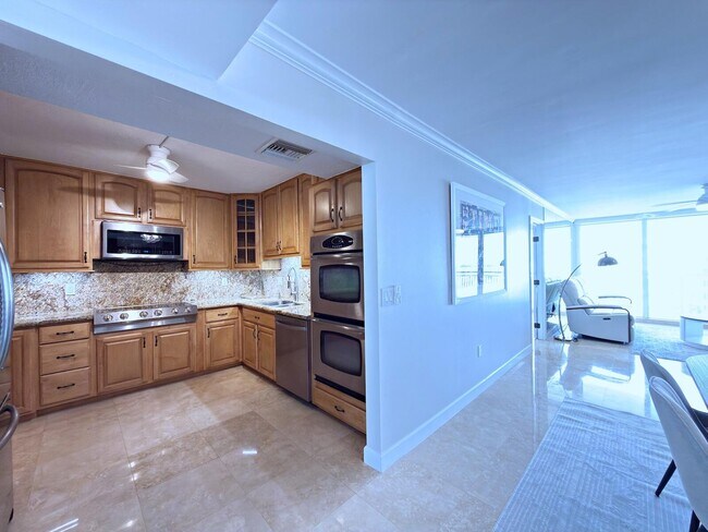 Foto del edificio - 3546 S Ocean Blvd