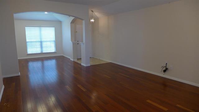 Building Photo - 529 Laredo Dr