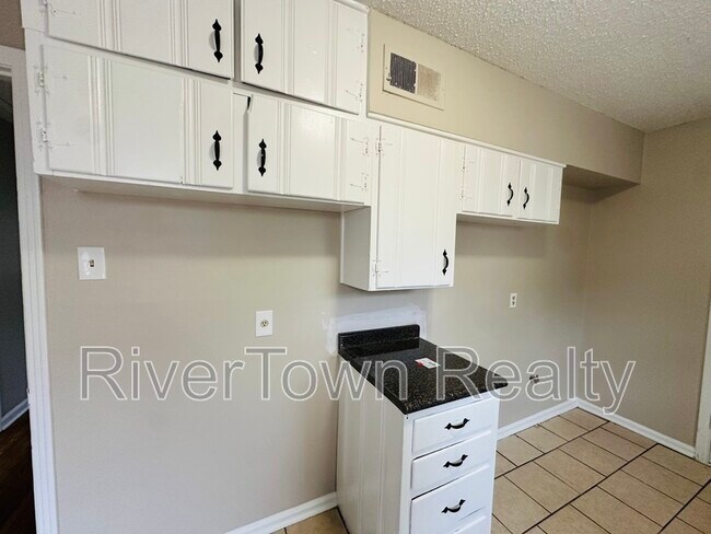 Foto del edificio - 1592 Duke Rd