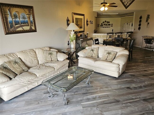 Building Photo - 6011 Bahia Del Mar Blvd S