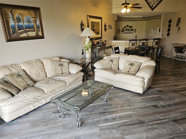 Building Photo - 6011 Bahia Del Mar Blvd S