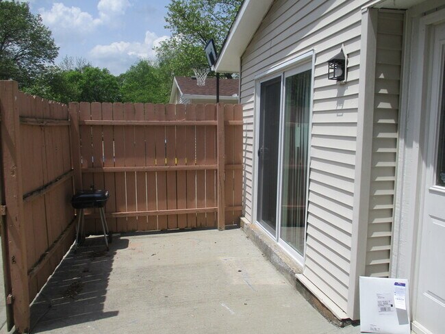 Foto del edificio - 3 Bed 2 Bath Ranch w/attached garage