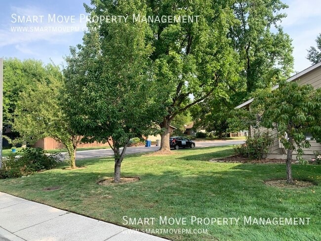 Building Photo - 2135 E Serene Dr
