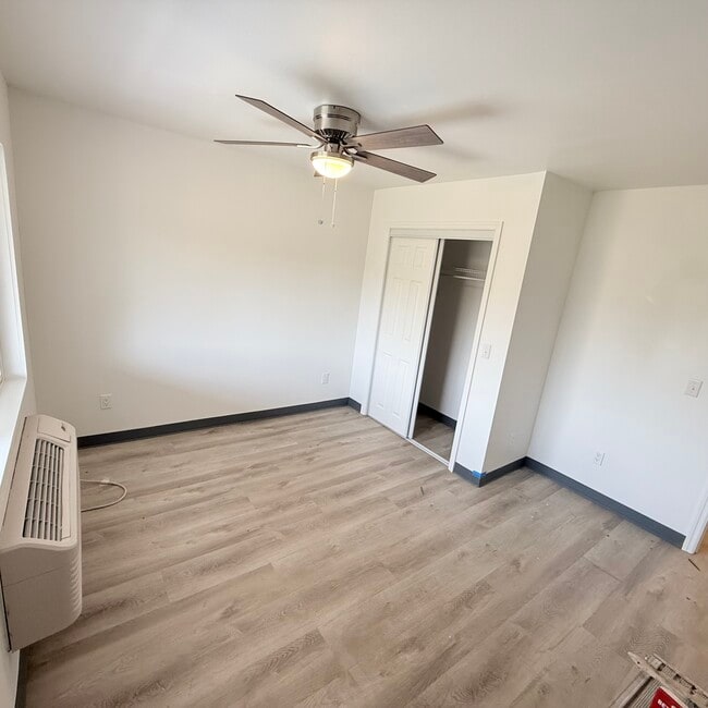 Building Photo - Woodsdale Apartments Holiday Island