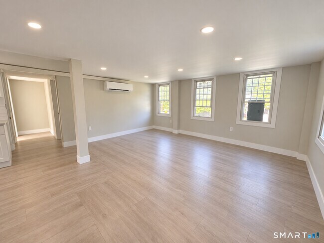 Foto del edificio - 49 Dodgingtown Rd