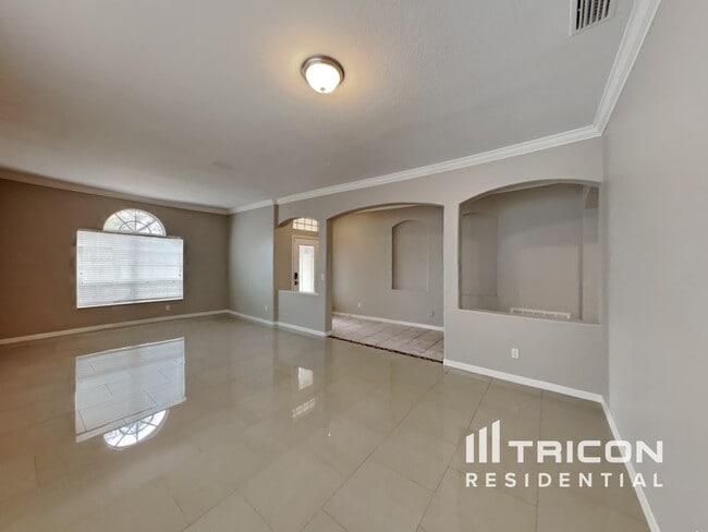 Building Photo - 1142 Barclay Wood Drive Ruskin FL