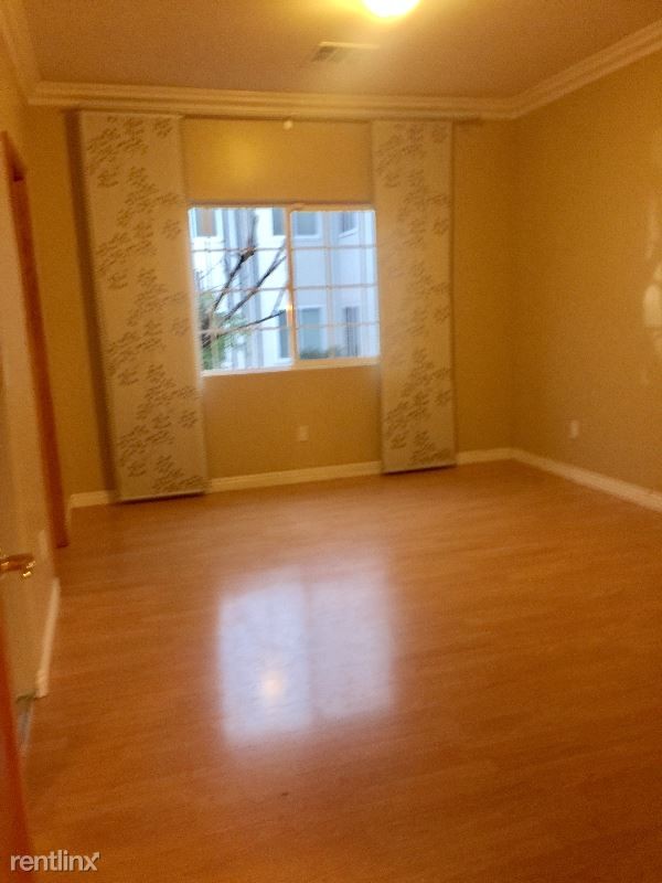 Foto del edificio - 3 br, 3 bath House - 1626 N Alexandria Ave