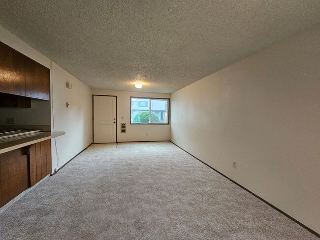 Foto del edificio - Beautiful 2 bedroom 1.5 bathroom condomini...