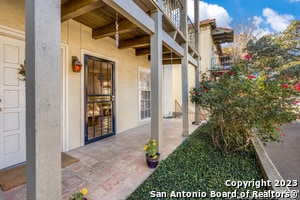 Foto del edificio - 66 Brees Blvd