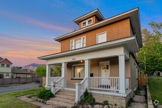 Building Photo - 2656 Jefferson Ave