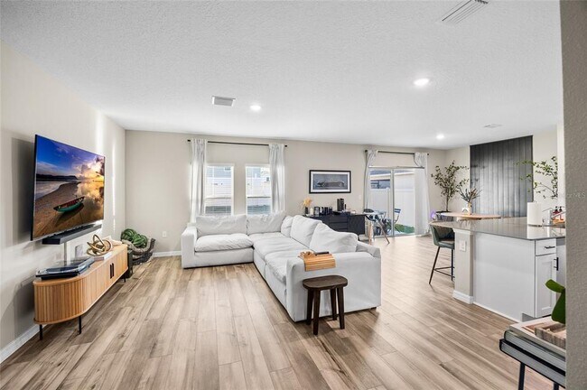 Foto del edificio - 7798 Peace Lily Ave