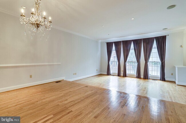 Foto del edificio - 1527 N Colonial Ct