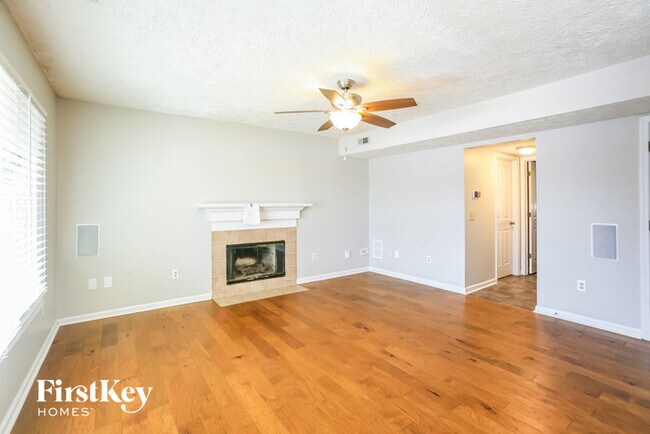 Foto del edificio - 10669 Misty Hollow Ln