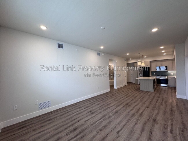 Building Photo - 414 Cape Coral Pkwy E