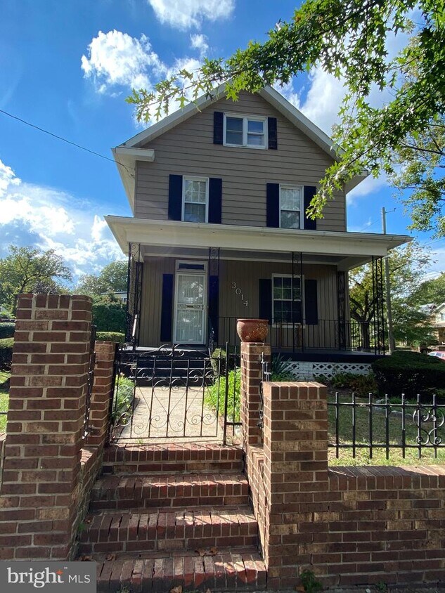 Primary Photo - 3014 16th St NE