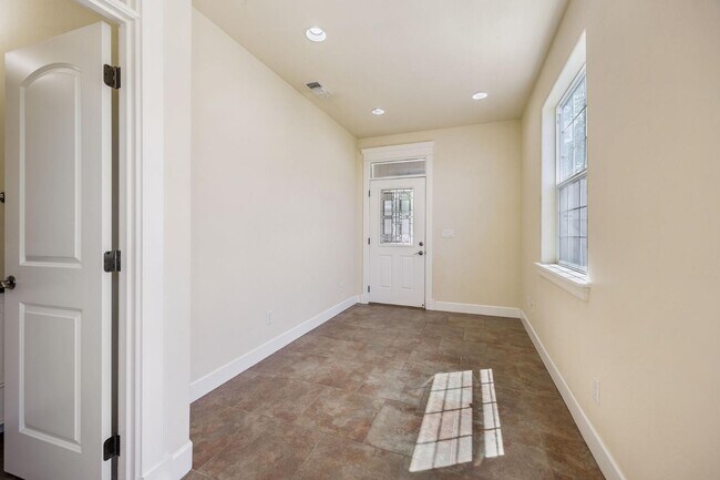 Foto del edificio - 1512-1514 Hartell Street - 1514 Hartell