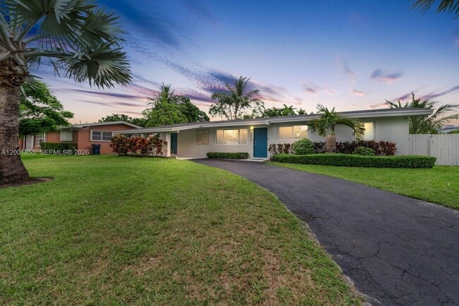 Photo - 18641 Belview Dr House