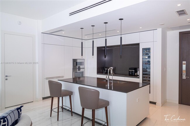Foto del edificio - 300 Biscayne Blvd Way