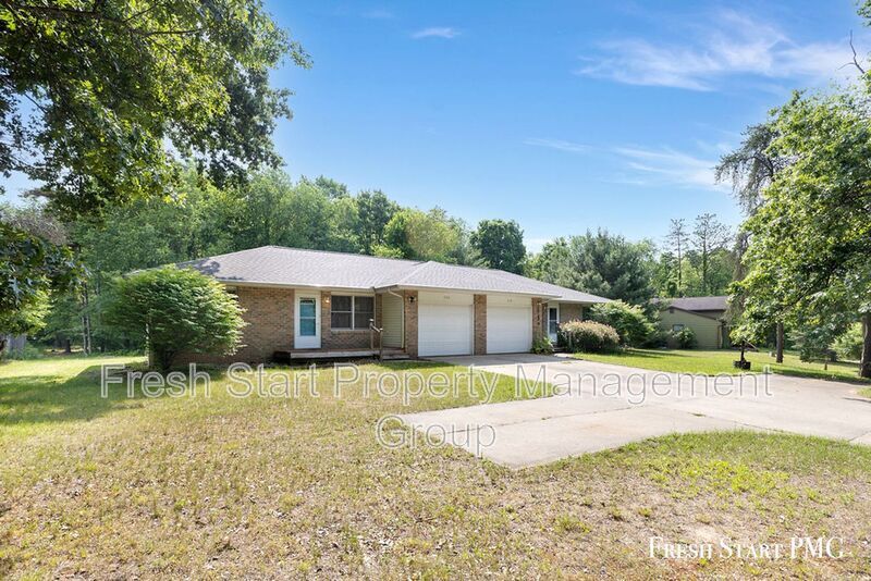 Primary Photo - 220 Pine Ridge Rd