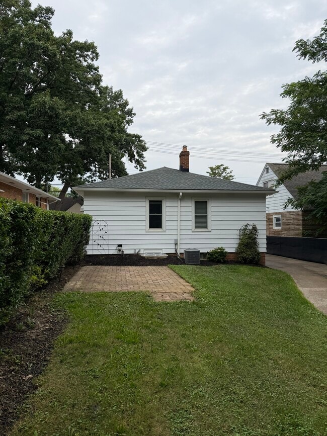 Building Photo - 4711 Longwood Ave
